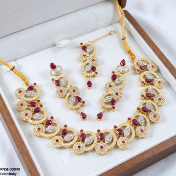 Tear/Round Necklace Set